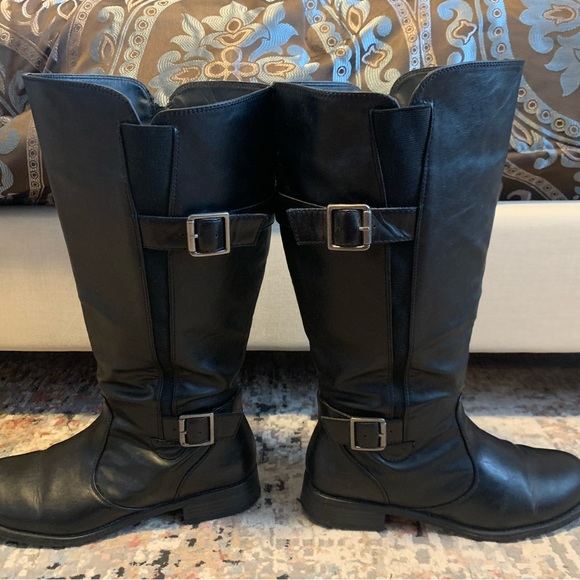 Marbella boots. Classic look. Seldom worn. Size 9W - Picture 1 of 5